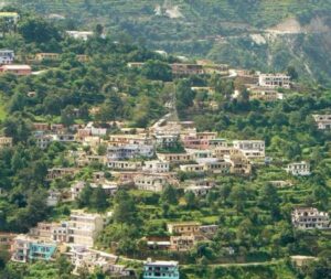 BEST-PLACES-TO-VISIT-NEAR-MUSSOORIE-CAMBA-kanatal-heights